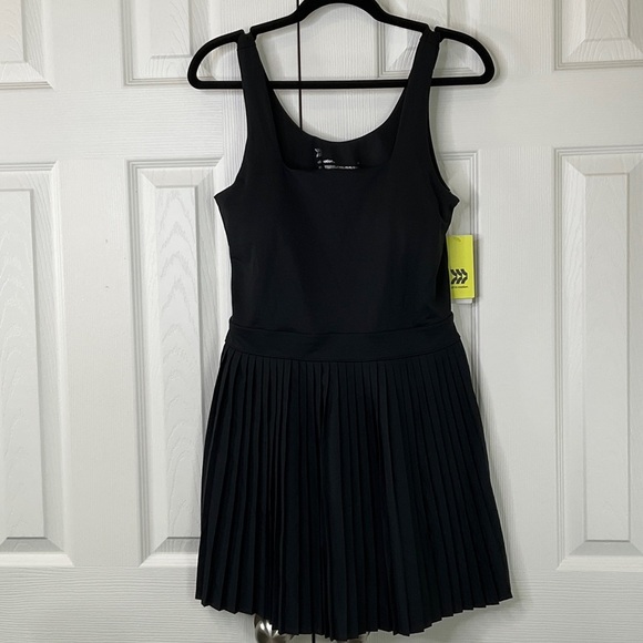 All In Motion - Women's Pleated Active Dress Size M - Picture 2 of 15